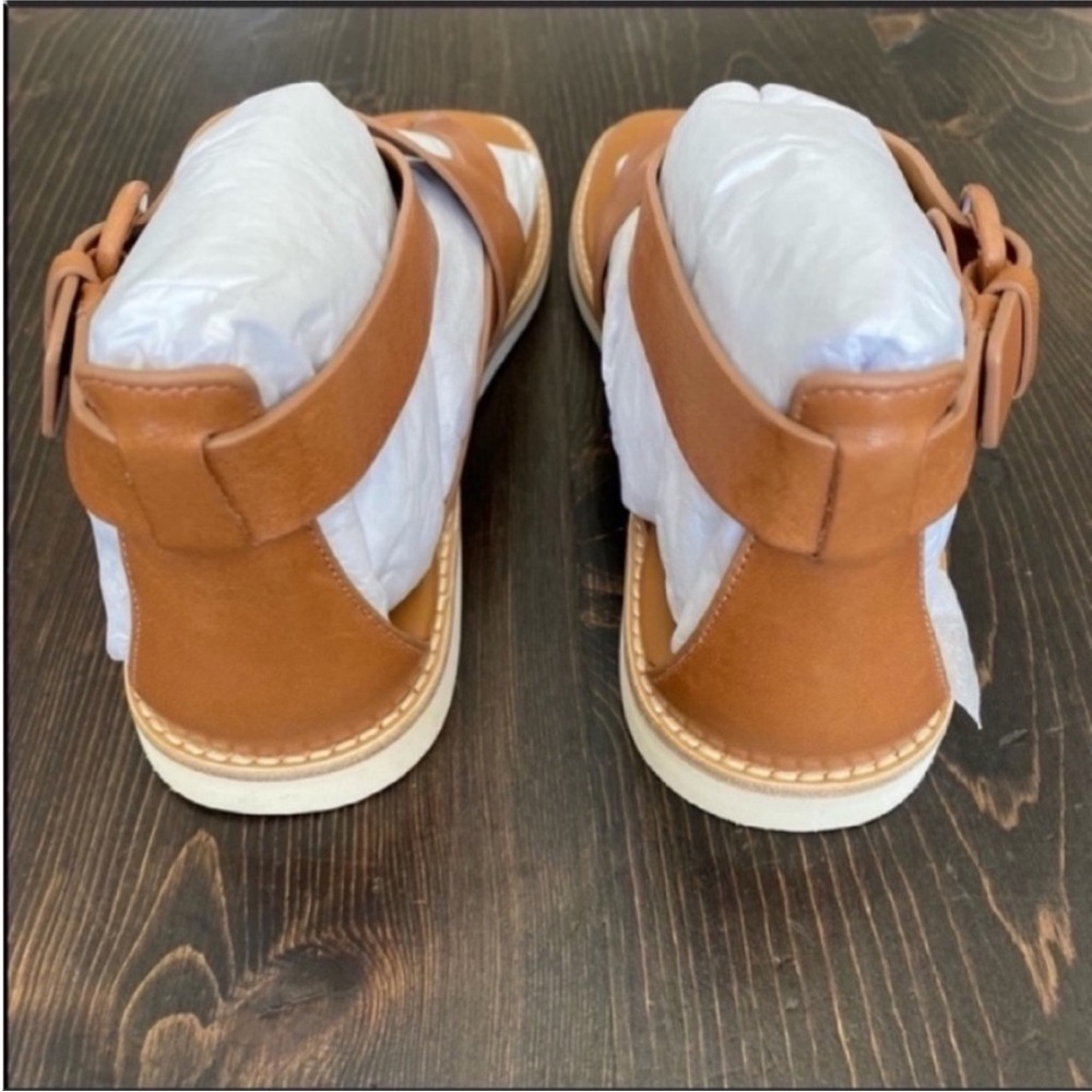 NEW Vince Morris Strappy Flat Sandal 8.5 - Picture 7 of 10